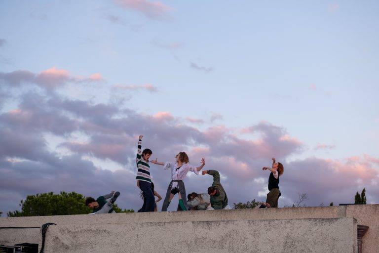 Yseult and (LA)HORDE launch the 35th Hyères Festival