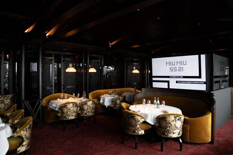 Miu Miu dévoile son « Imaginary Sports Palace » pour le printemps-été 2021