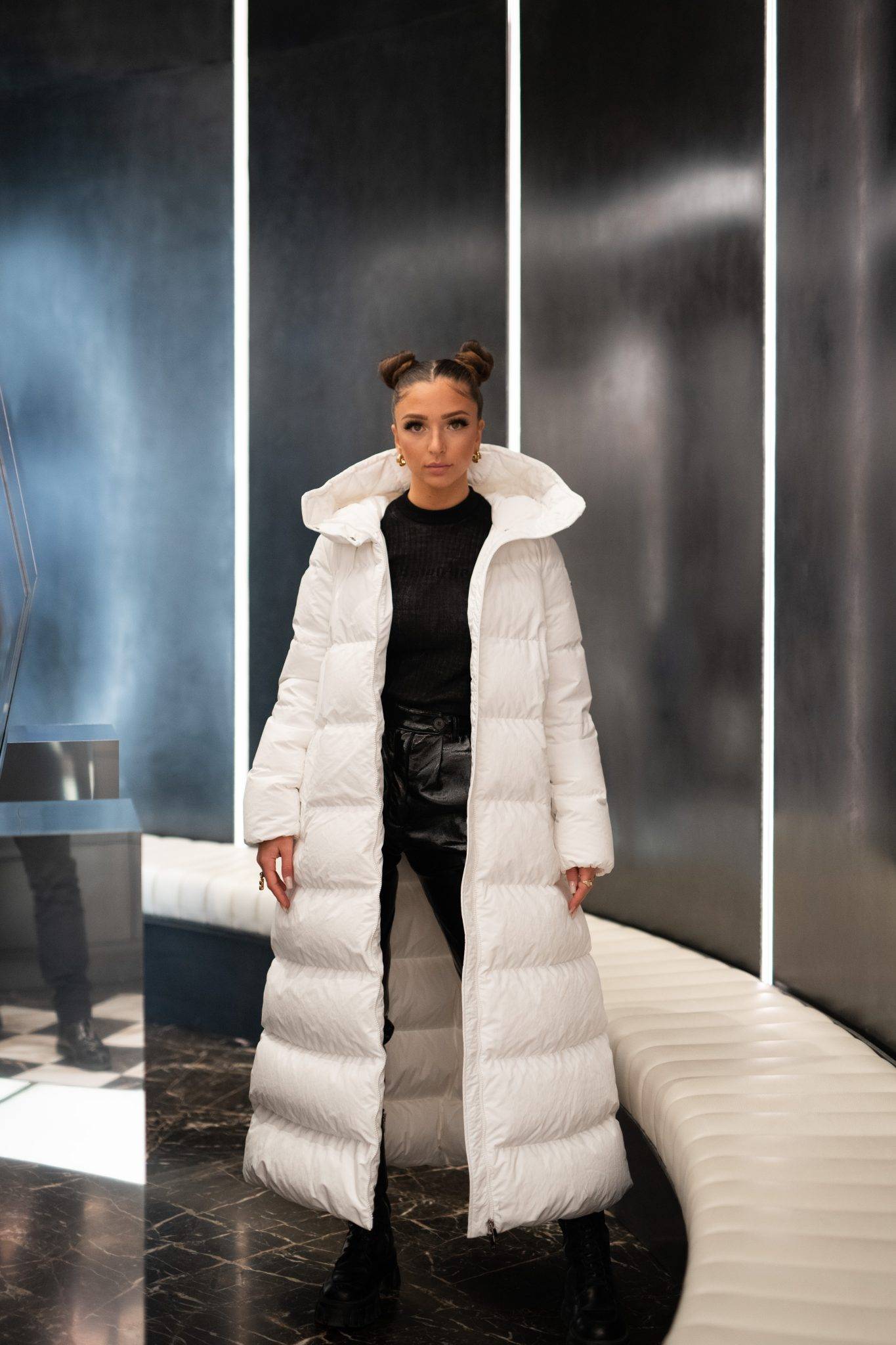  - Moncler inaugure son plus grand flagship sur les Champs-Elysées