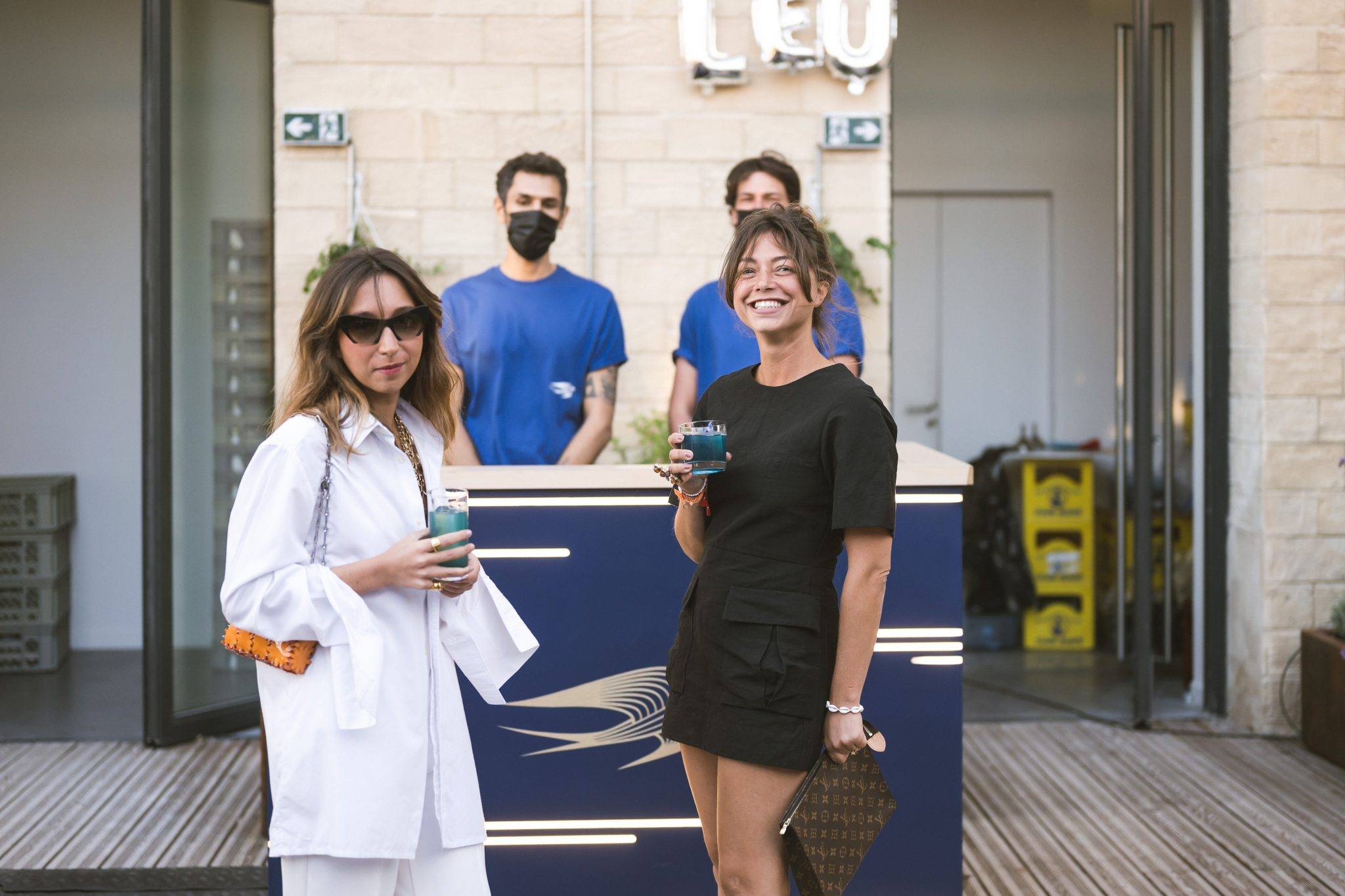  - Claire Laffut peint Paris en bleu pour le lancement de son premier album