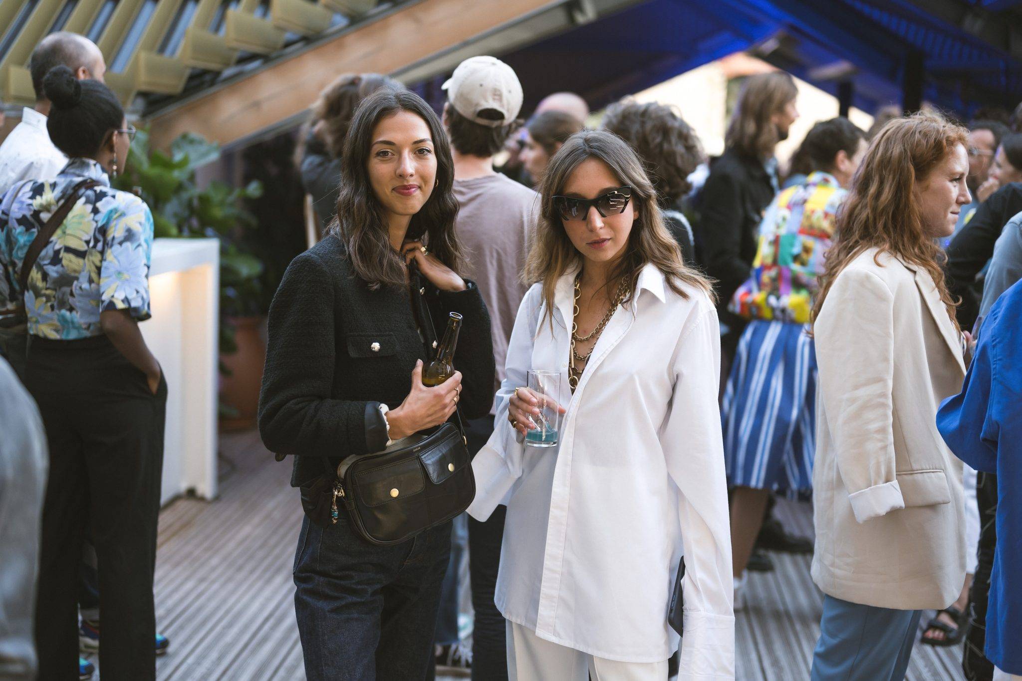  - Claire Laffut peint Paris en bleu pour le lancement de son premier album