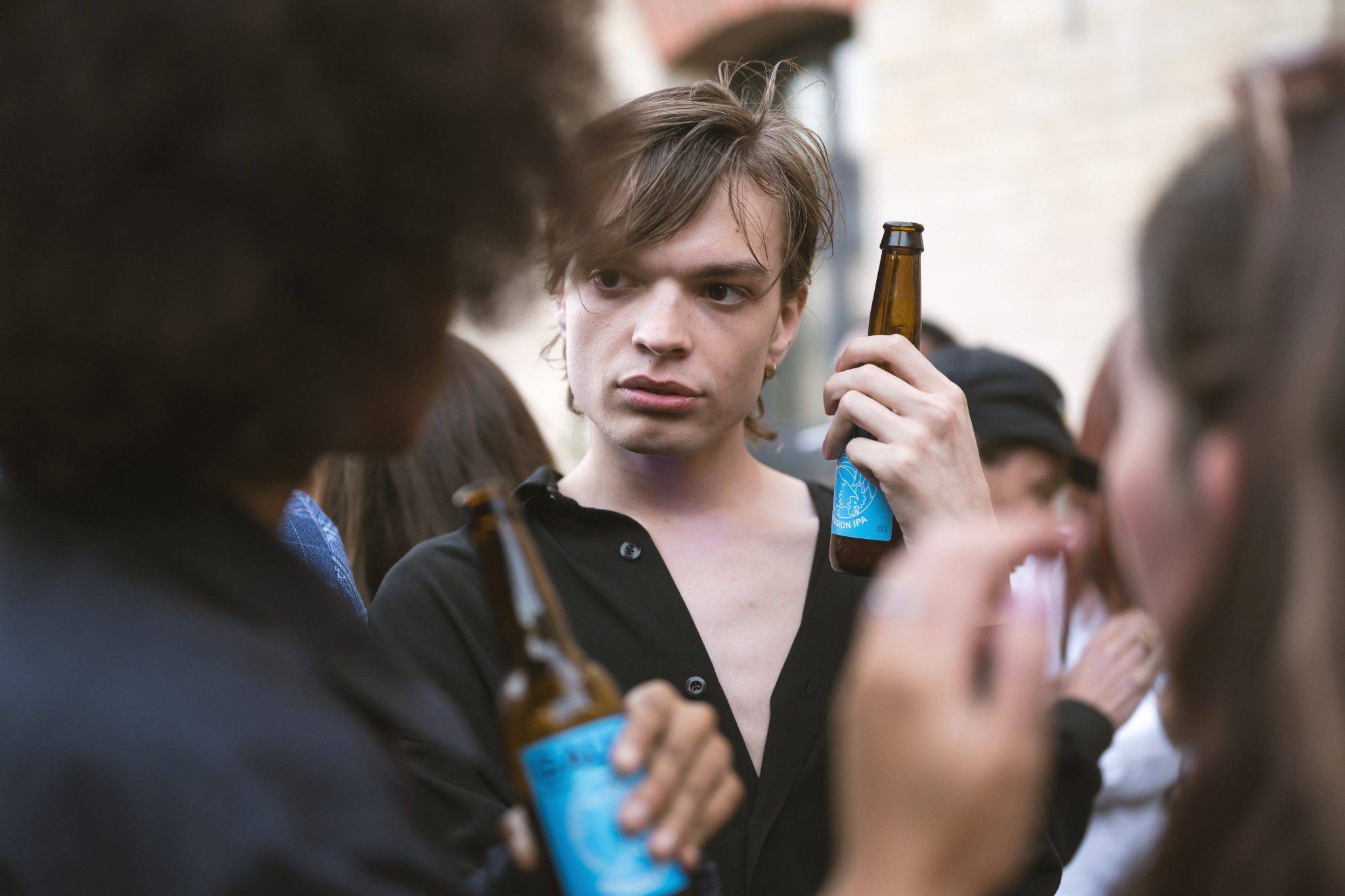  - Claire Laffut peint Paris en bleu pour le lancement de son premier album