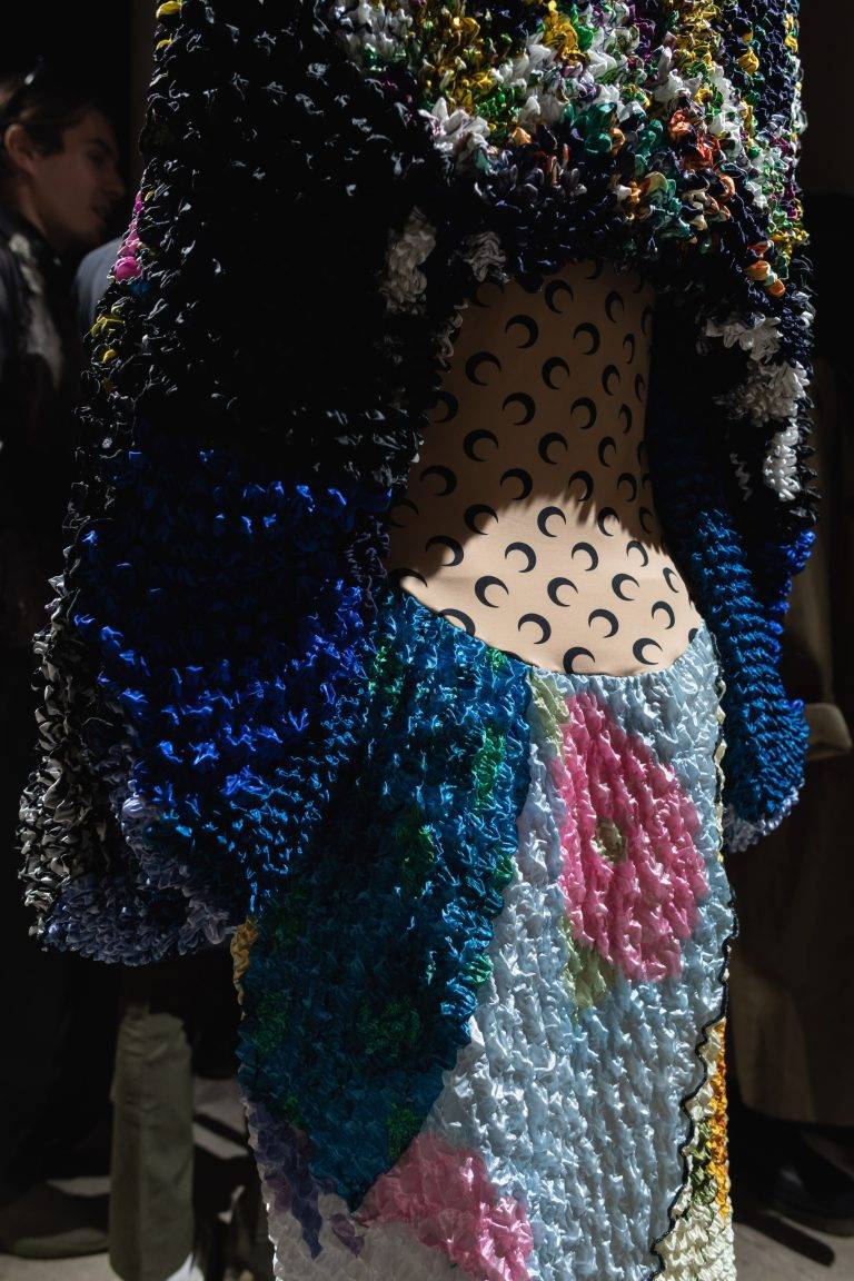 Marine Serre présente sa vision du futur avec « OSTAL24 »