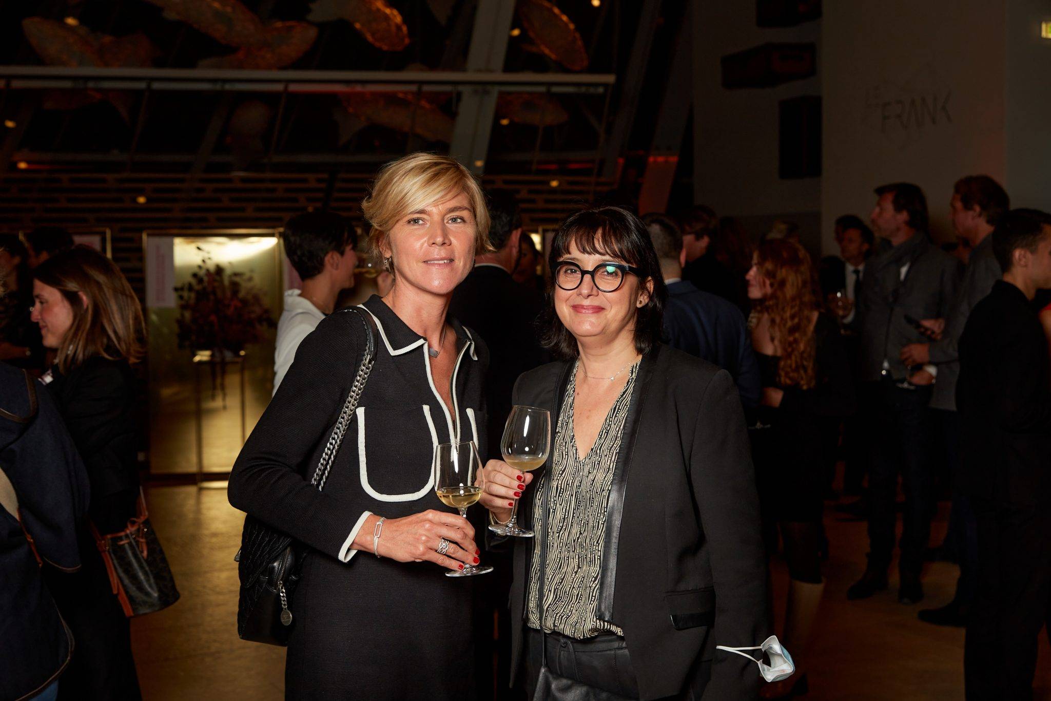  - Le magazine ELLE et LVMH remettent le tout premier Prix des Artisanes