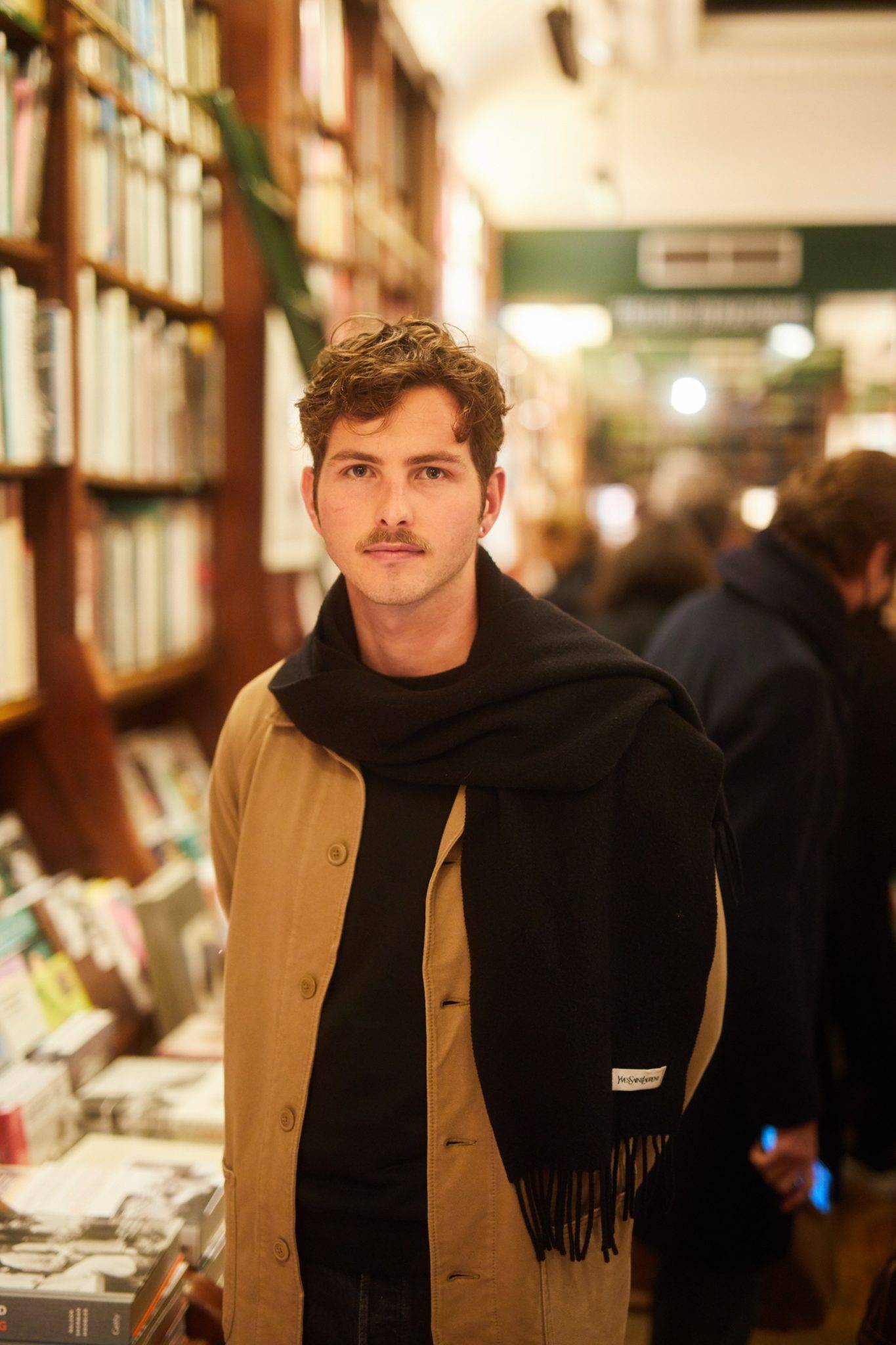  - Vincent Darré signs his new book in Paris