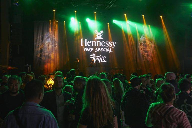 Hennessy V.S dévoile sa collaboration avec Les Twins