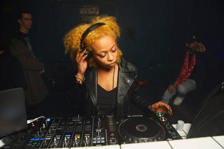  - A | X Armani Exchange fête ses 30 ans avec NTS