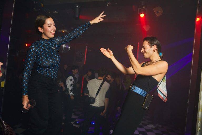 A | X Armani Exchange fête ses 30 ans avec NTS