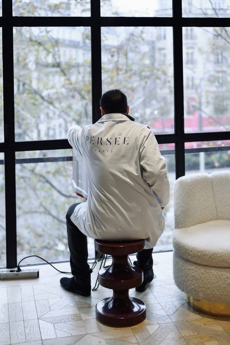 Avec son Chaîne Lab, Persée célèbre les liens indestructibles