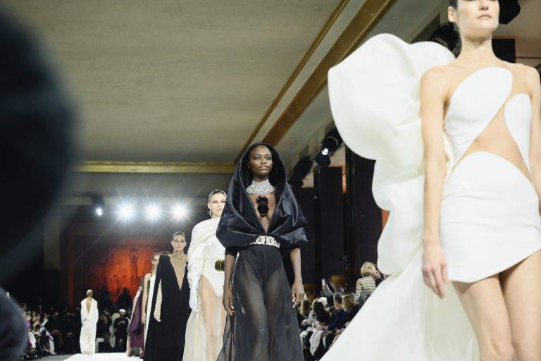 Au premier rang du défilé Stéphane Rolland haute couture printemps-été 2022