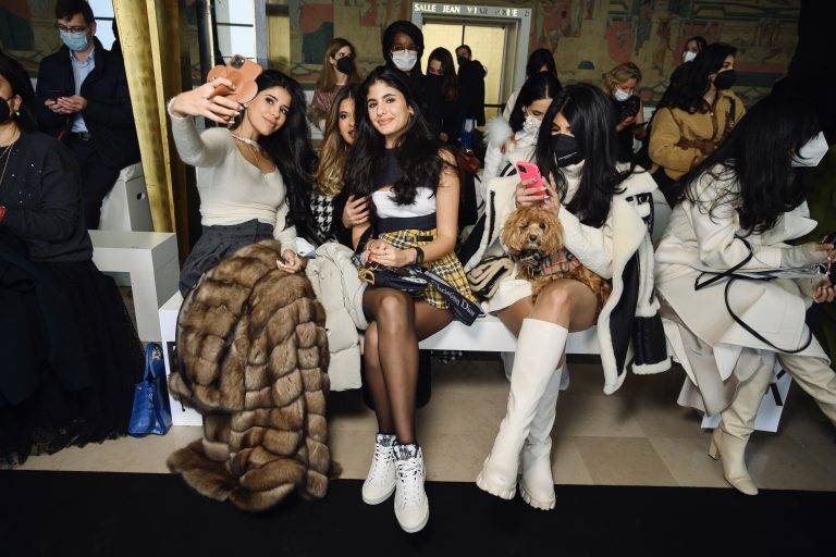 Au premier rang du défilé Stéphane Rolland haute couture printemps-été 2022