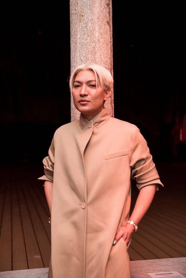  - À Milan, Vittoria Ceretti et Tess McMillan défilent pour ANDREĀDAMO