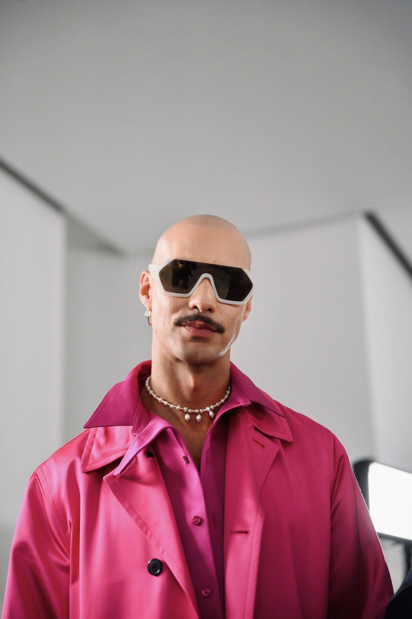  - Vanessa Hudgens et Camille Rowe au premier rang chez Giambattista Valli