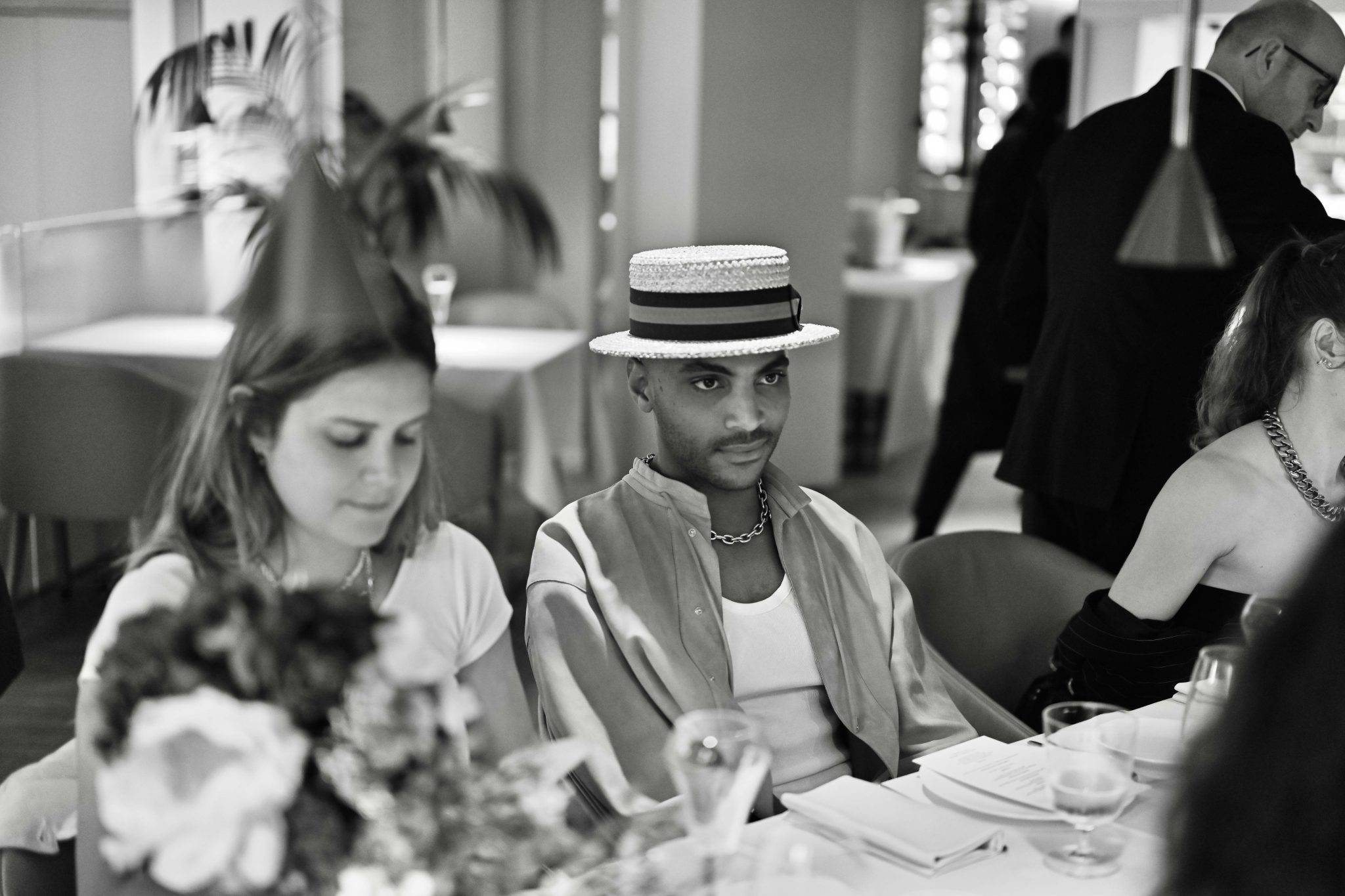  - Ulysse Josselin invite ses amis à dîner à l’Armani Ristorante