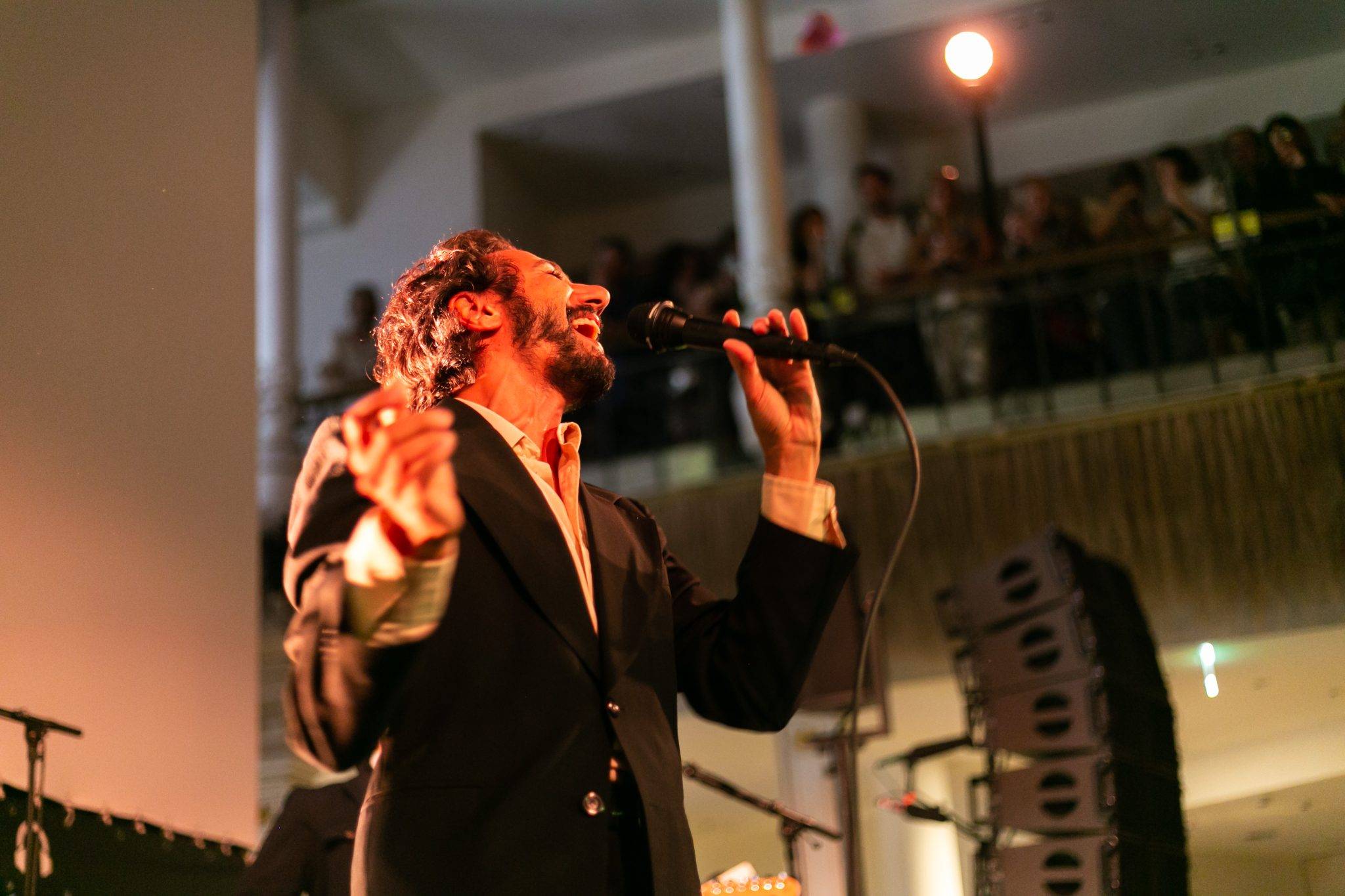  - “Un air d’été” : Feu! Chatterton sets the stage on fire at Le Bon Marché