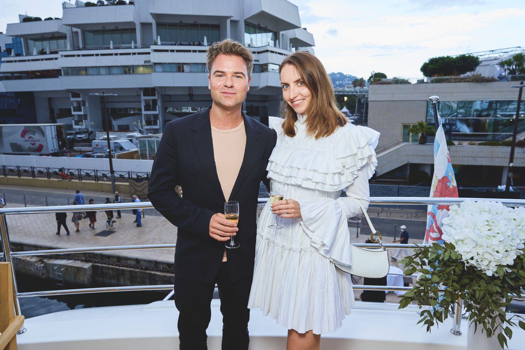  - Ellen von Unwerth avec L’Officiel Riviera et AERO conjuguent air et mer