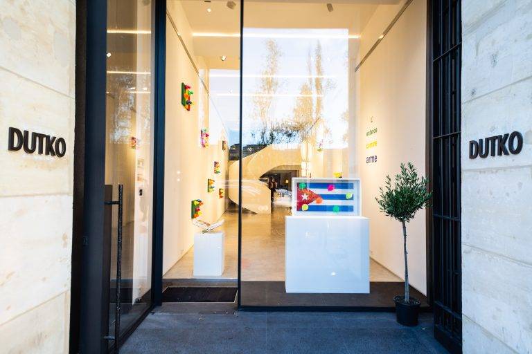 « L’enfance comme arme »: DUTKO expose Jean Pierre Raynaud