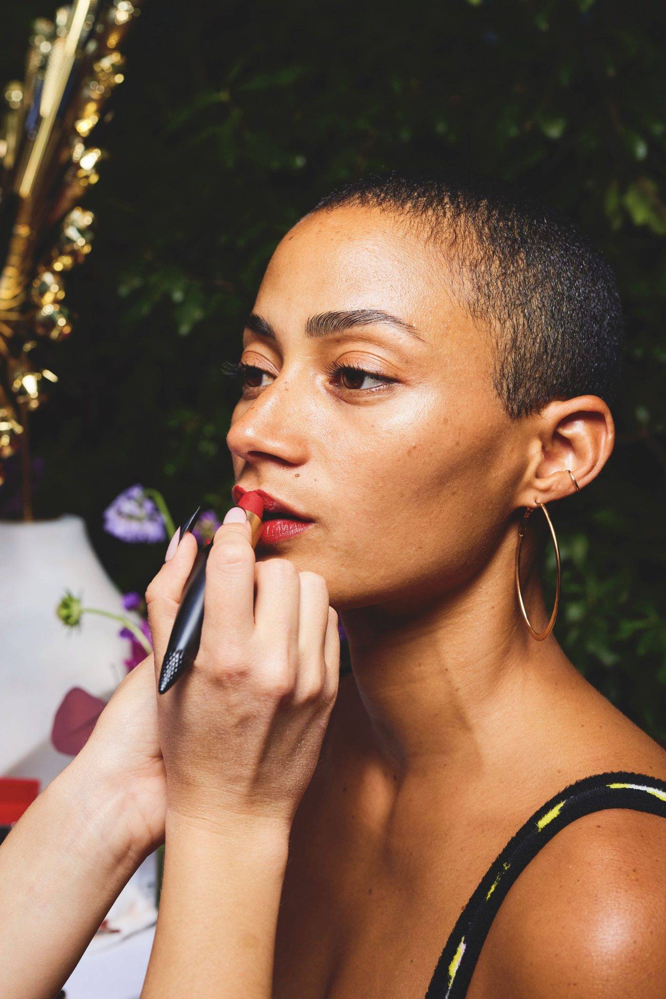  - Lipstick Night : Louboutin colors the Parisian nights with his signature red