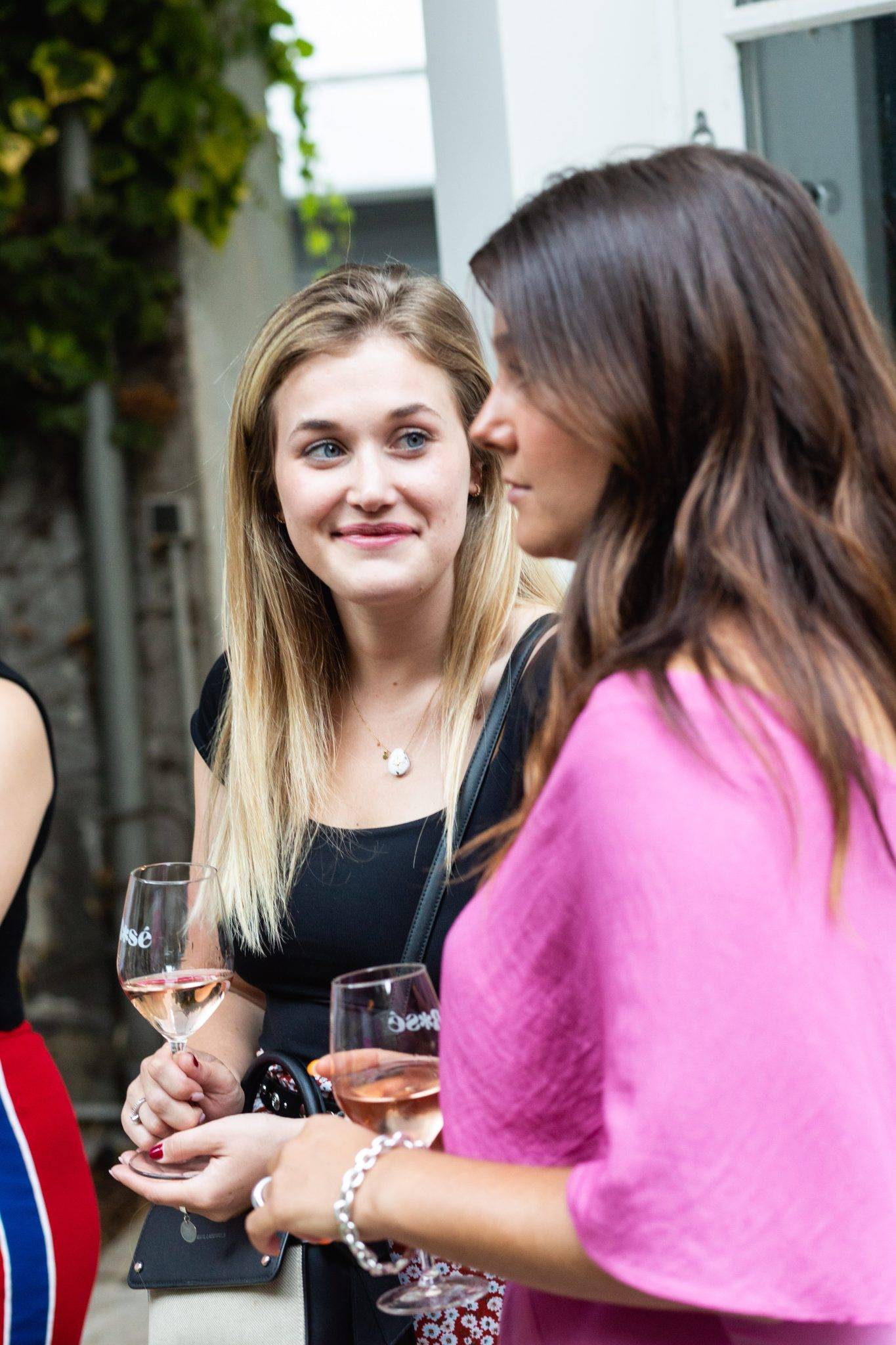  - Cote des Roses s’offre un « Rosé moment » avec Anna Rvr