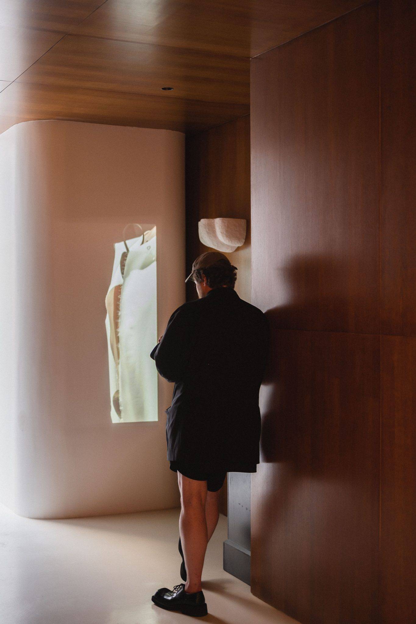  - OUTRO : Enzo Dal Mas présente sa collection de fin d’études chez Pierre Augustin Rose