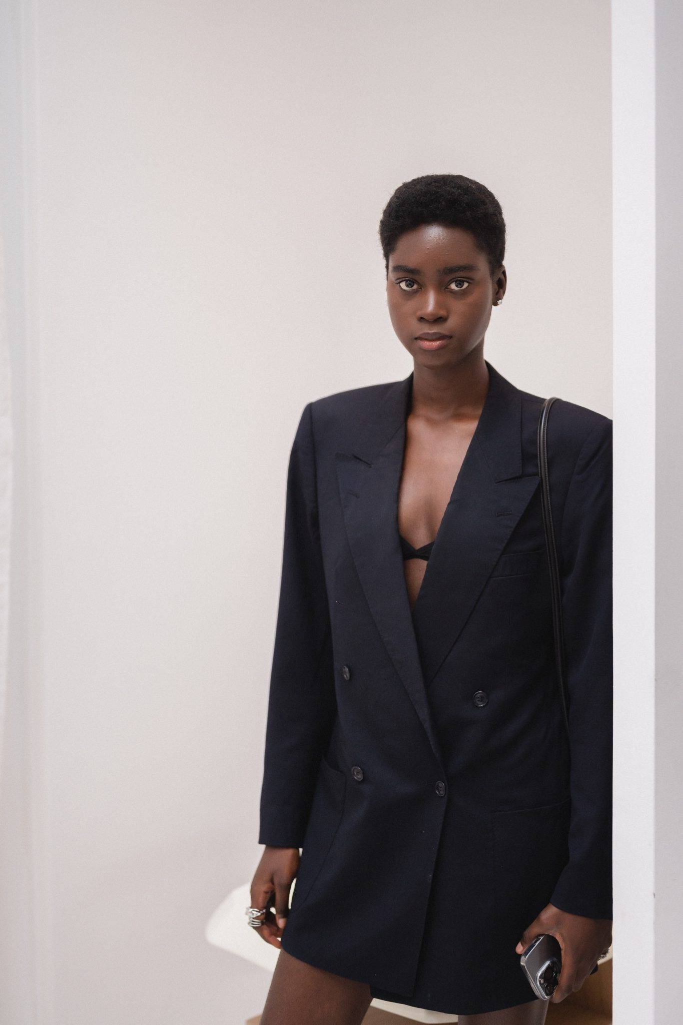  - OUTRO : Enzo Dal Mas présente sa collection de fin d’études chez Pierre Augustin Rose