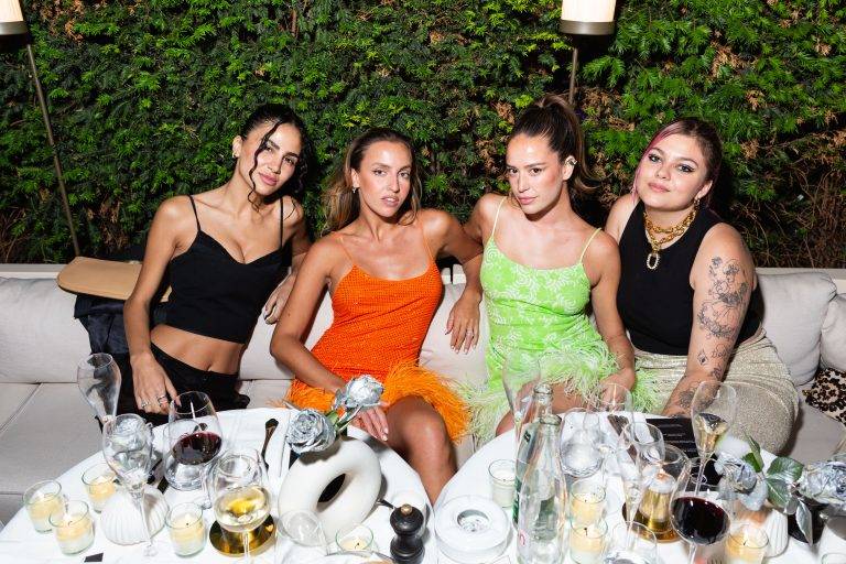  - Soleil Noir : Leslie Amon célèbre sa collection estivale