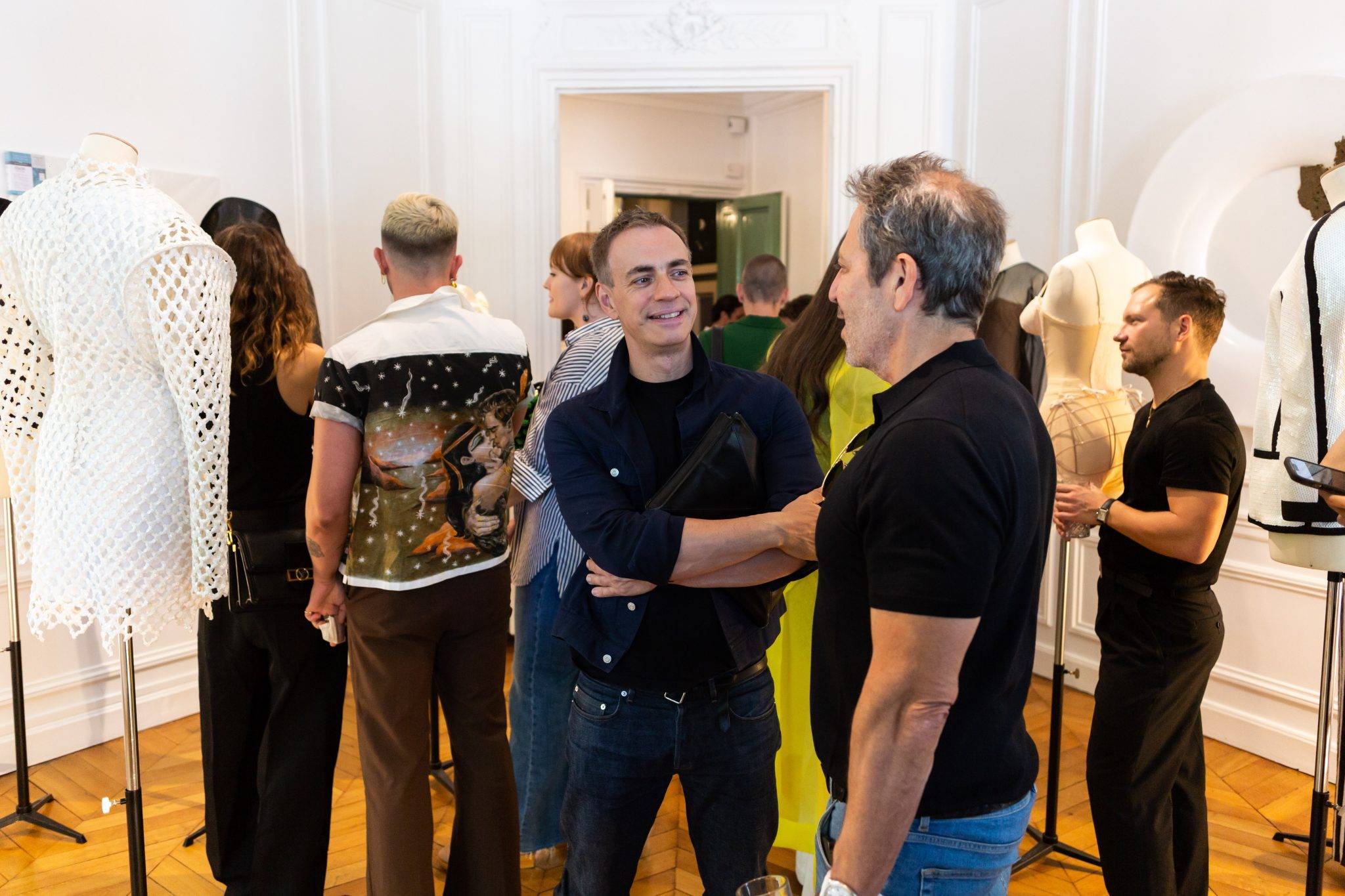  - “Behind the Seams”: Alex Fury shows for the first time his fashion collection at Re-See