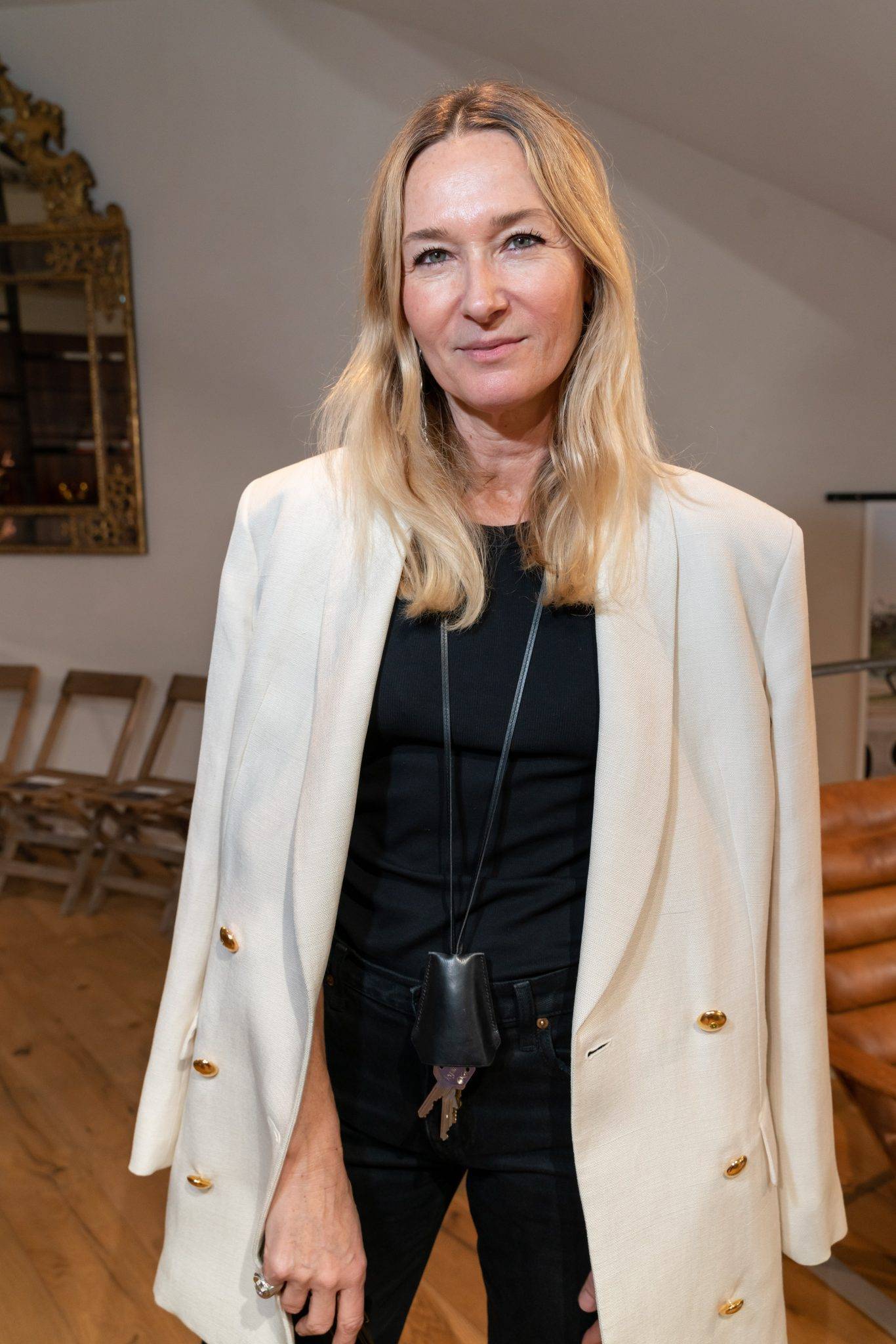  - Julie de Libran invite la fashion crowd dans son jardin pour montrer ses dernières créations couture