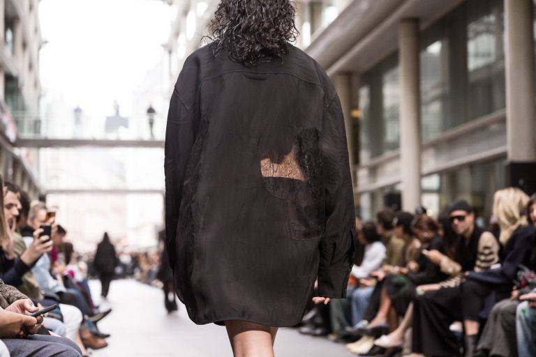 GAUCHERE joue sur les contrastes pour sa collection SS23