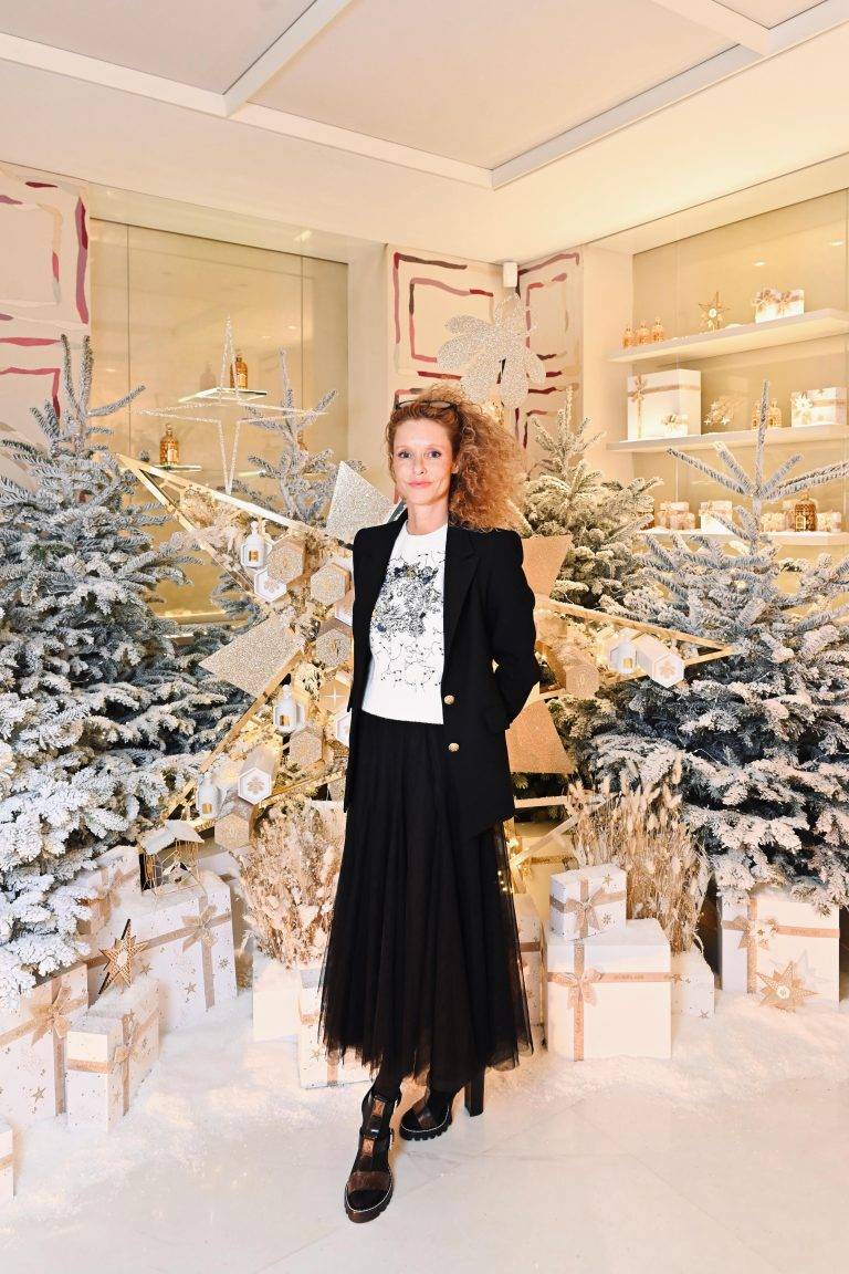  - La maison Guerlain fait danser Noël aux Champs Elysées