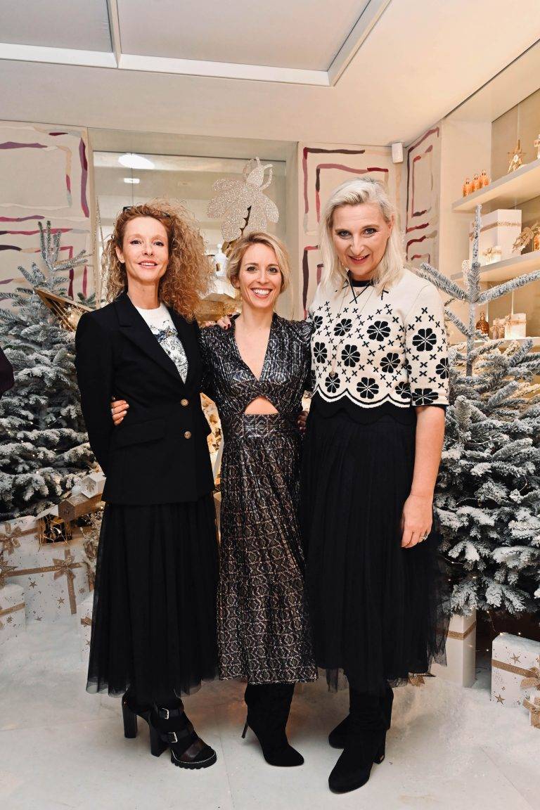  - La maison Guerlain fait danser Noël aux Champs Elysées