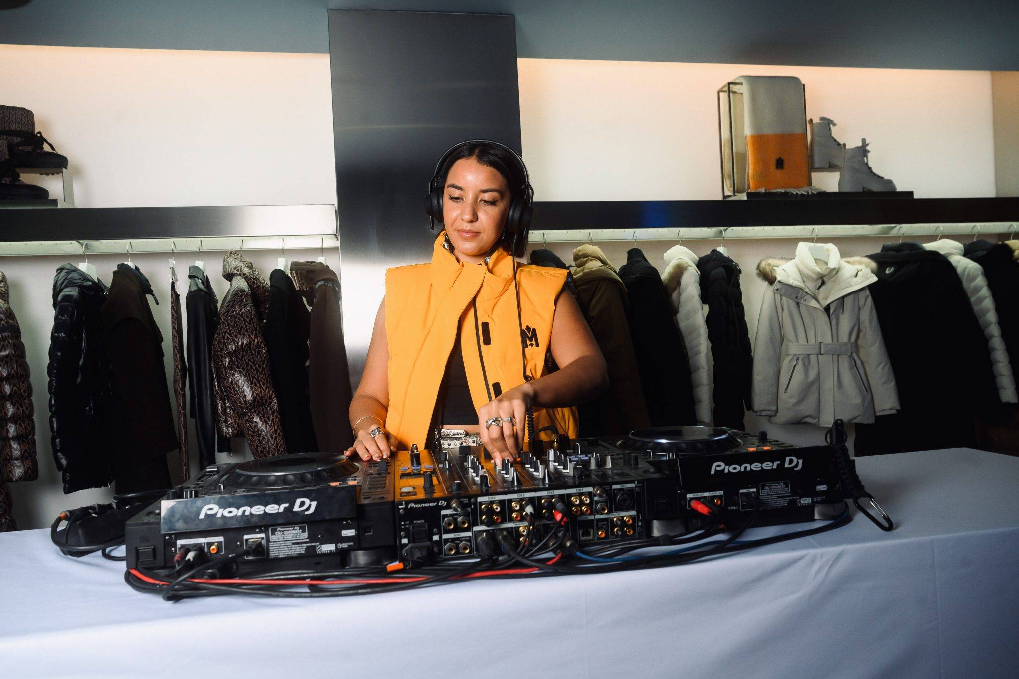  - MACKAGE séduit la cool crowd parisienne