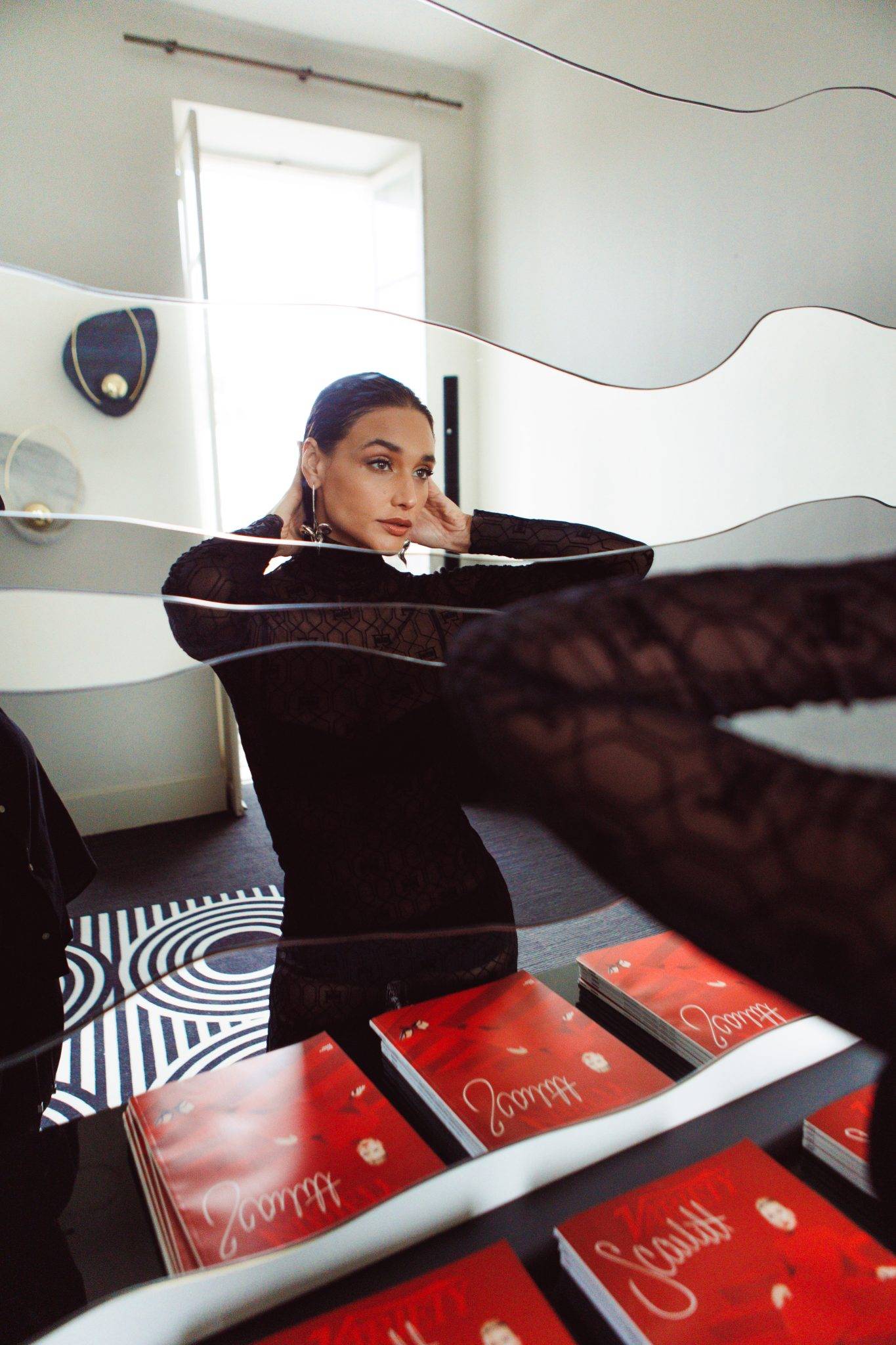  - Villa AH Welcomes Netflix Star Débora Nascimento for Gilded evening