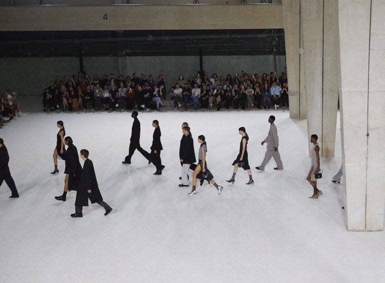 Ami dévoile sa collection printemps-été 2024 aux inspirations 90’s