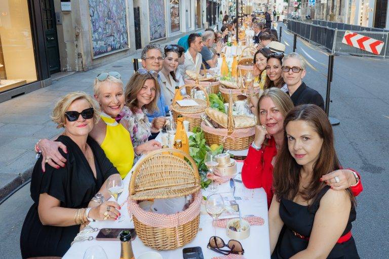 L’incroyable dîner du comité du Faubourg Saint Honoré en plein Paris