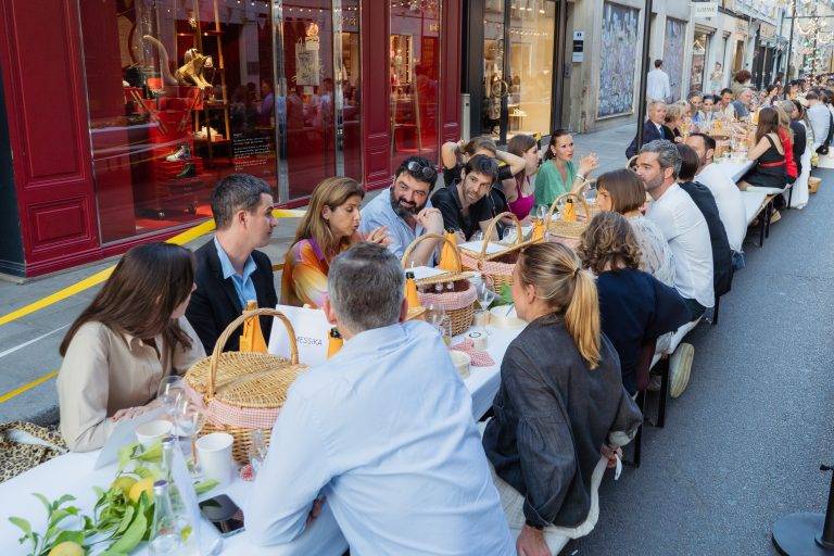 L’incroyable dîner du comité du Faubourg Saint Honoré en plein Paris