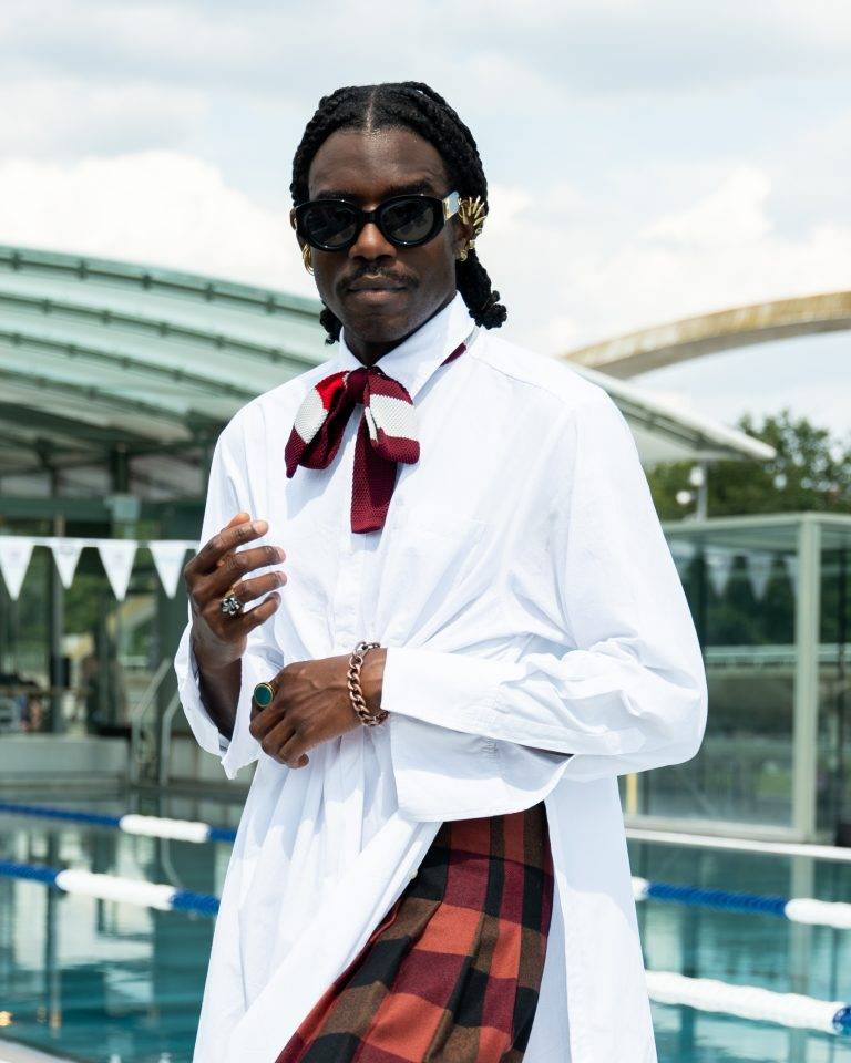  - La douceur estivale du défilé Koché sur les bords de Seine