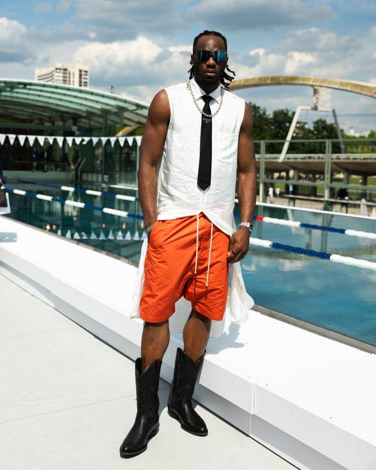  - La douceur estivale du défilé Koché sur les bords de Seine