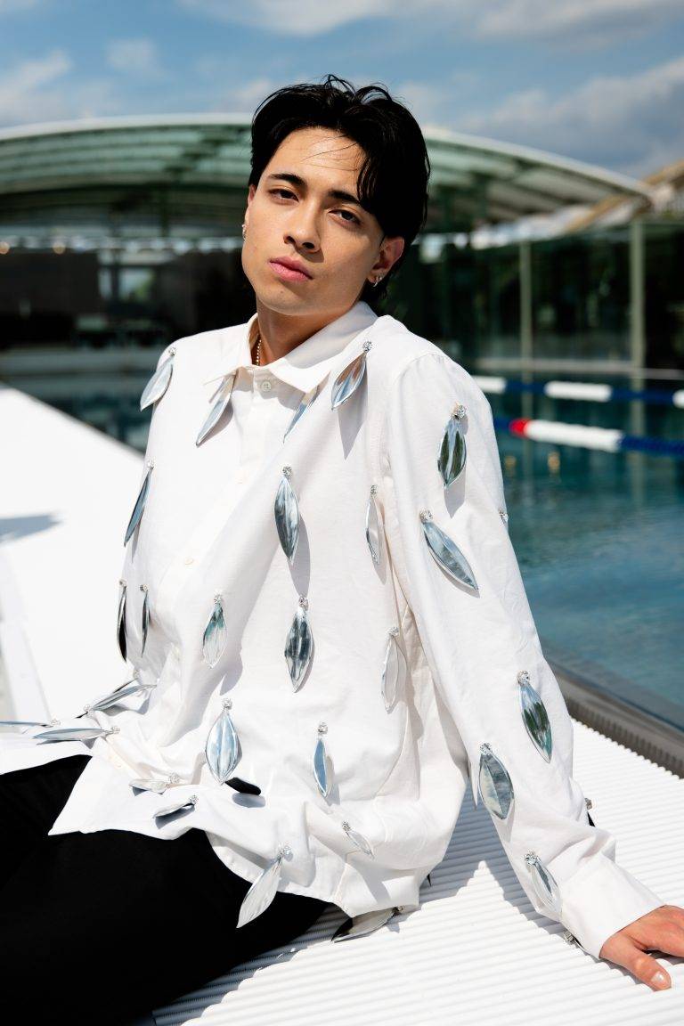 La douceur estivale du défilé Koché sur les bords de Seine