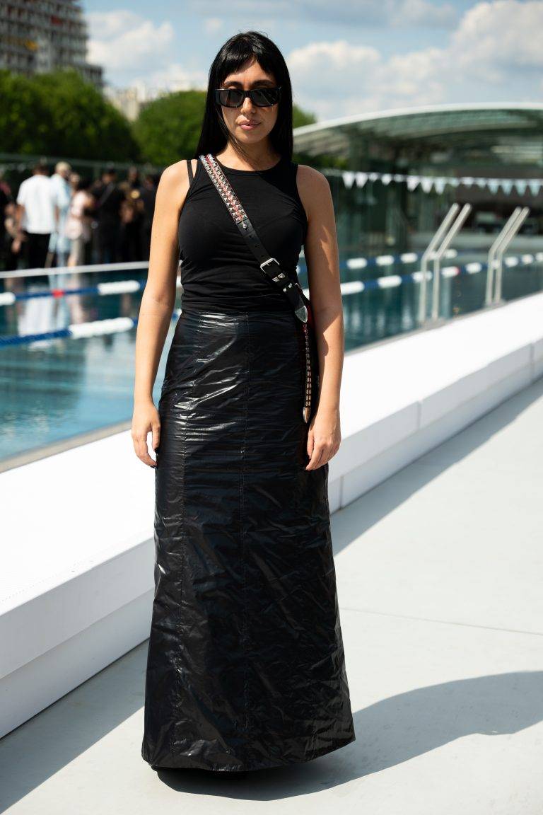  - La douceur estivale du défilé Koché sur les bords de Seine