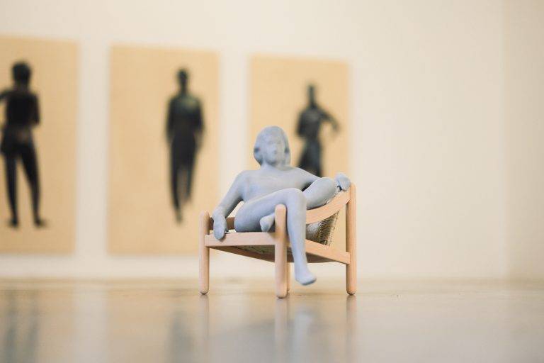 La galerie Perrotin dévoile les expositions d’Izumi Kato et Xavier Veilhan