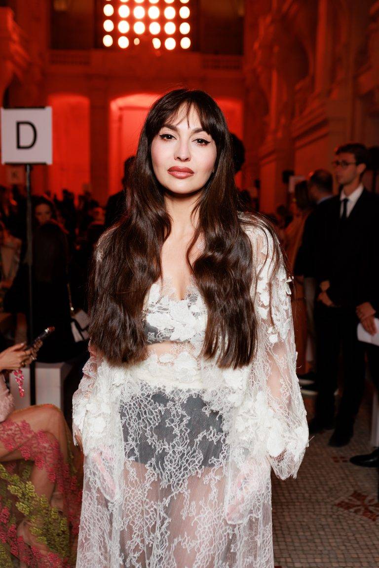  - Elie Saab investit le Musée des Arts Décoratifs avec le glamour d’antan