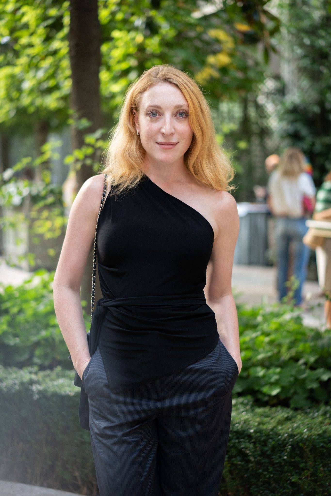  - Le spéciale mode du ELLE prend le frais dans les jardins du Ritz