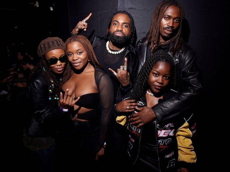  - Izzy Du débarque dans la capitale de la mode