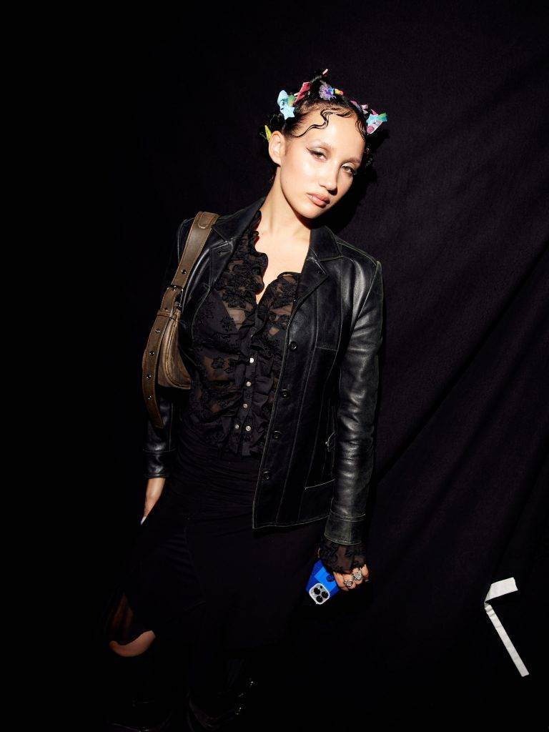  - Izzy Du débarque dans la capitale de la mode