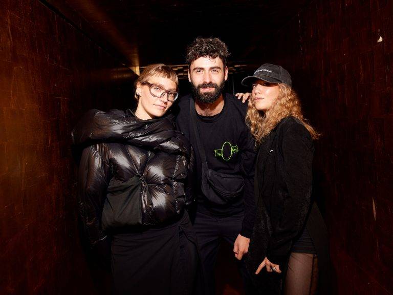  - Izzy Du débarque dans la capitale de la mode