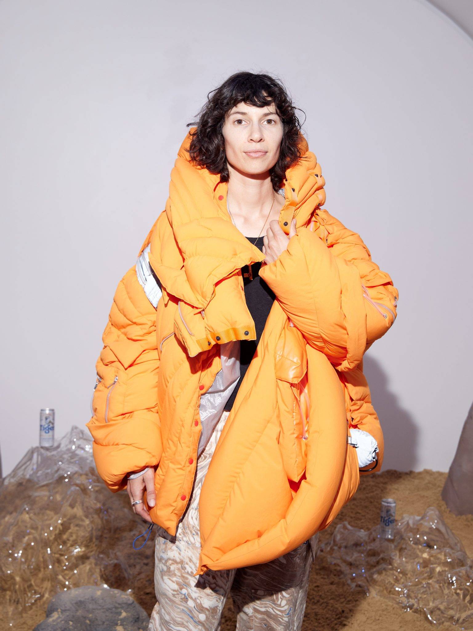  - Izzy Du débarque dans la capitale de la mode