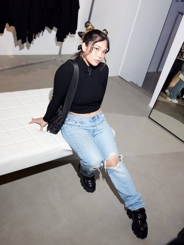  - Izzy Du débarque dans la capitale de la mode