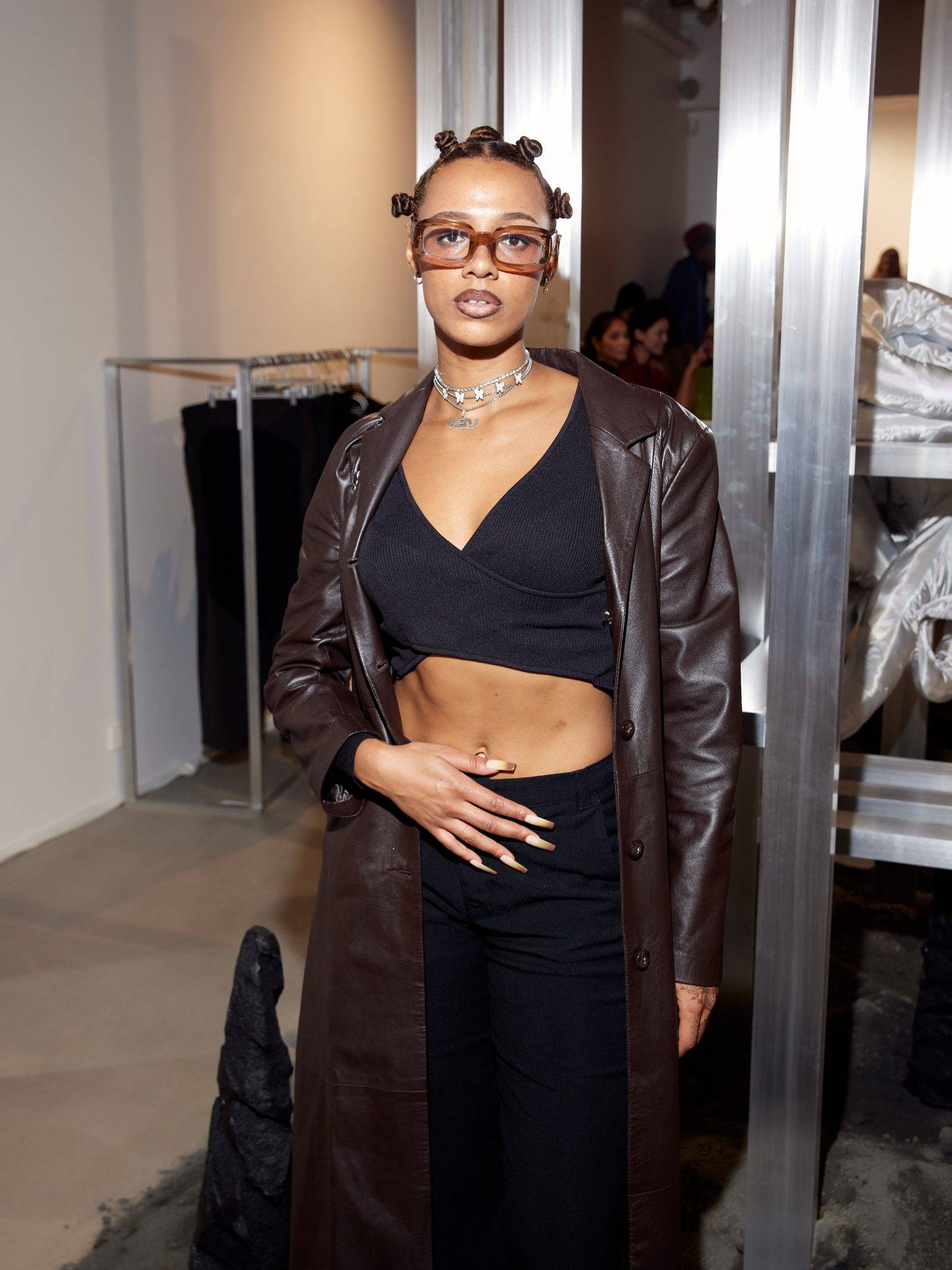  - Izzy Du débarque dans la capitale de la mode