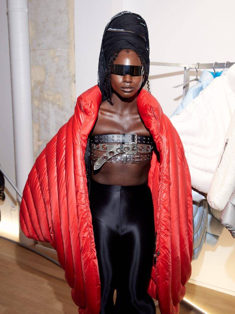 Izzy Du débarque dans la capitale de la mode